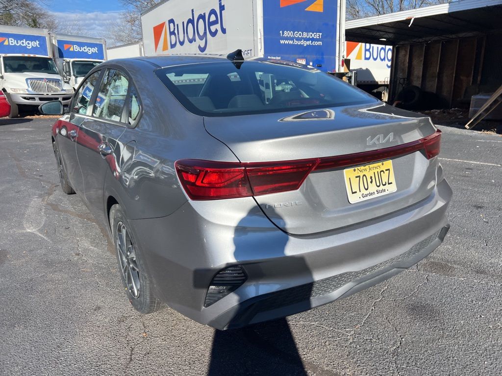 Thumbnail: 2024 Kia Forte - 7