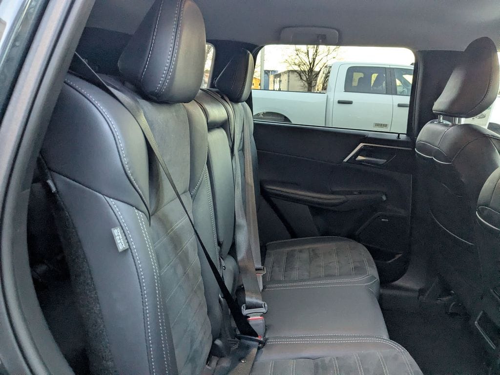 Thumbnail: 2025 Mitsubishi Outlander - 27