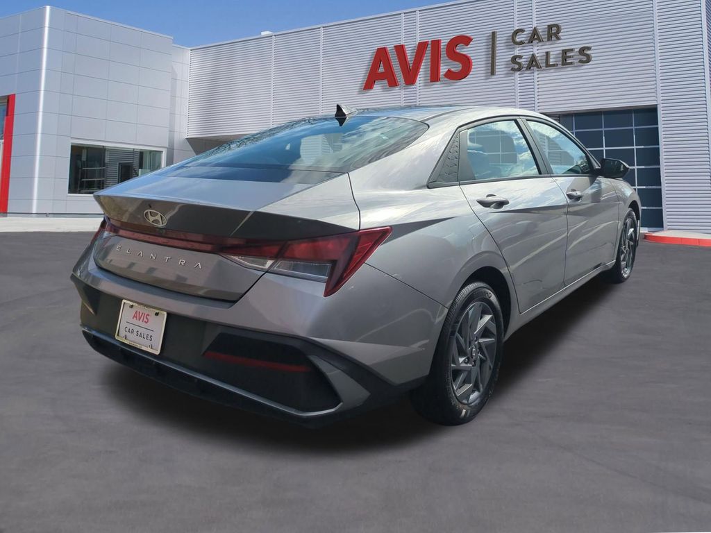 Thumbnail: 2024 Hyundai Elantra - 6
