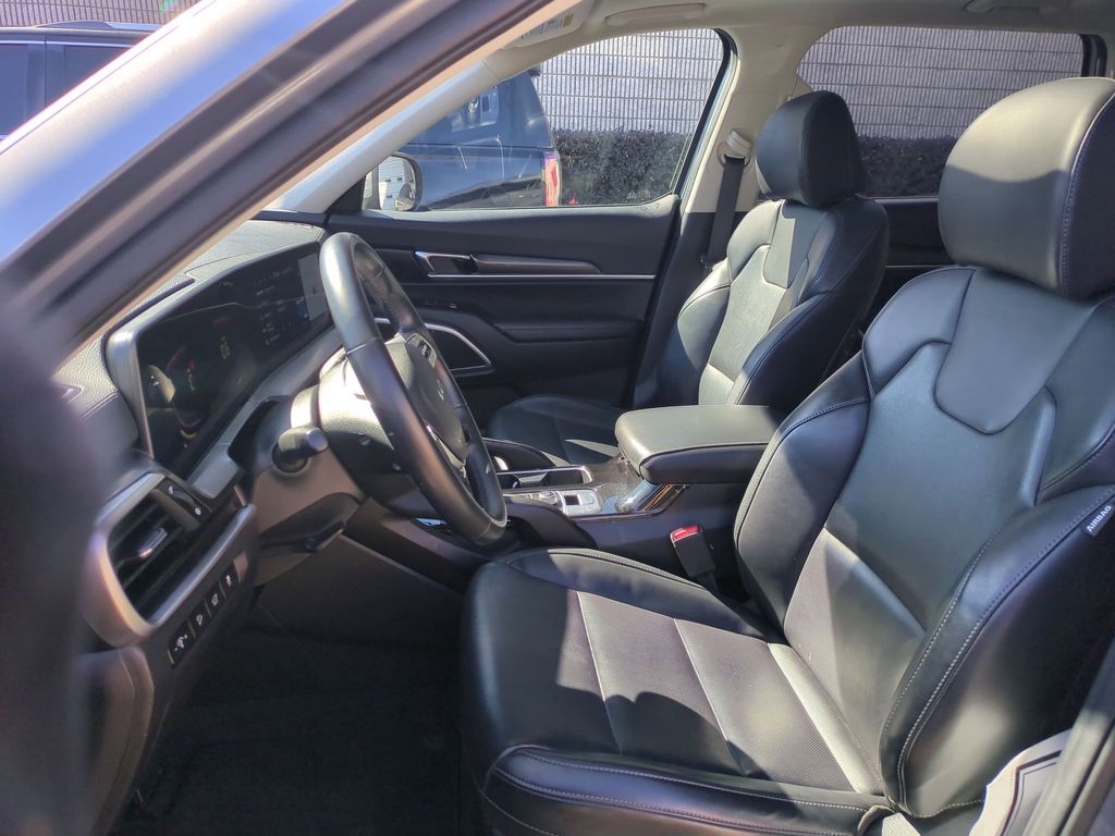 Thumbnail: 2025 Kia Telluride - 25