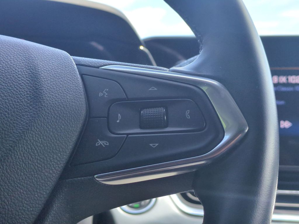 Thumbnail: 2025 Chevrolet Trax - 21