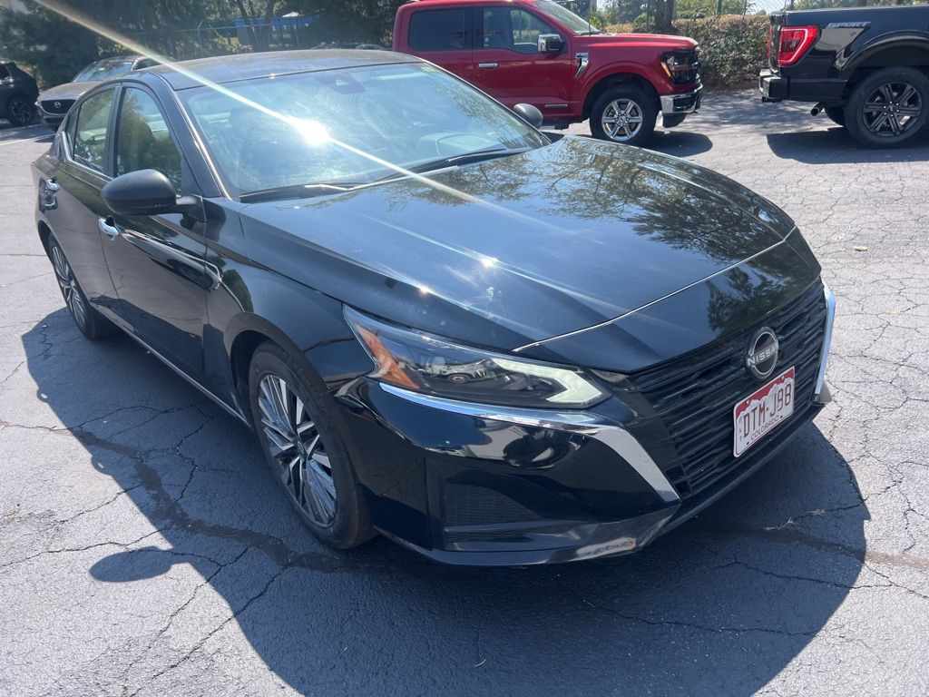 Thumbnail: 2024 Nissan Altima - 3