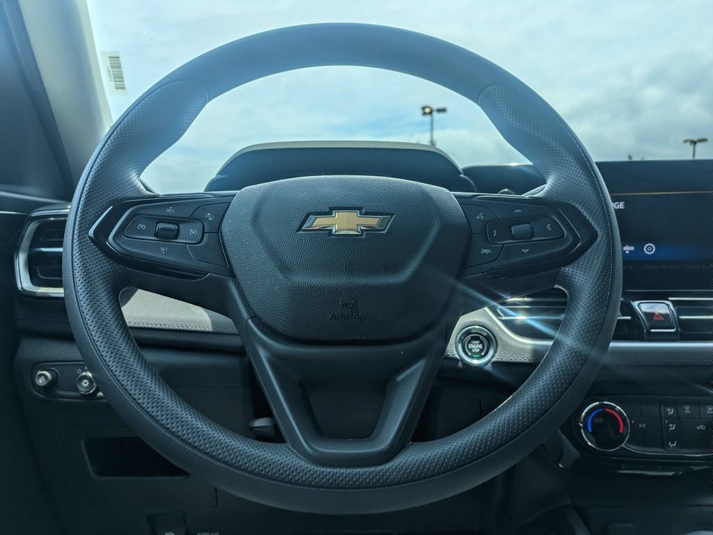 Thumbnail: 2025 Chevrolet TrailBlazer - 21