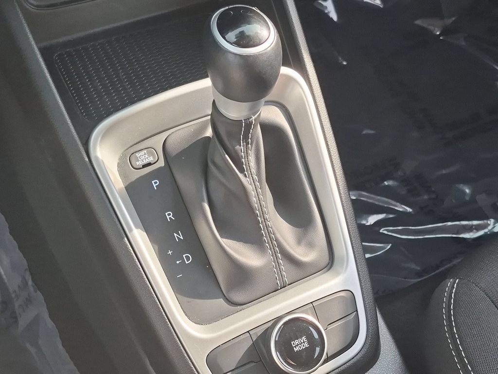 2025 Hyundai Venue SEL - Photo 19