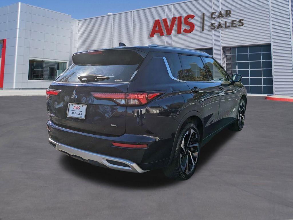 Thumbnail: 2024 Mitsubishi Outlander - 6