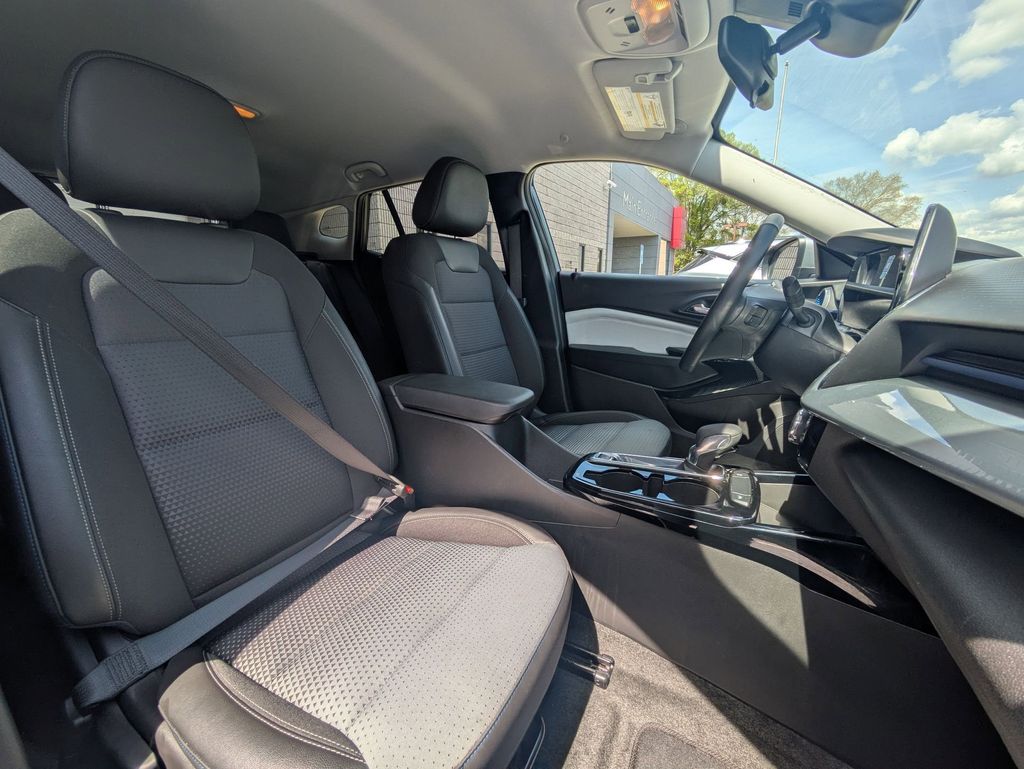 Thumbnail: 2025 Chevrolet Trax - 29