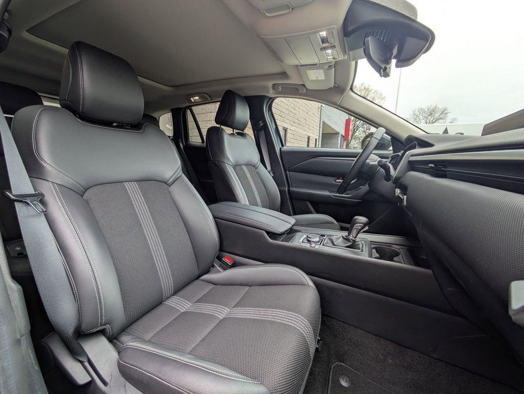 Thumbnail: 2025 Mazda CX-50 - 31