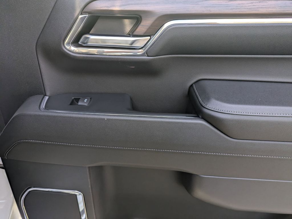 2024 GMC Sierra 1500 SLT 27