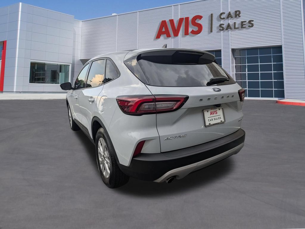 Thumbnail: 2025 Ford Escape - 9