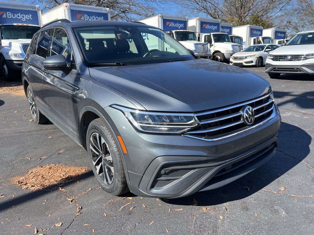 Thumbnail: 2024 Volkswagen Tiguan - 3