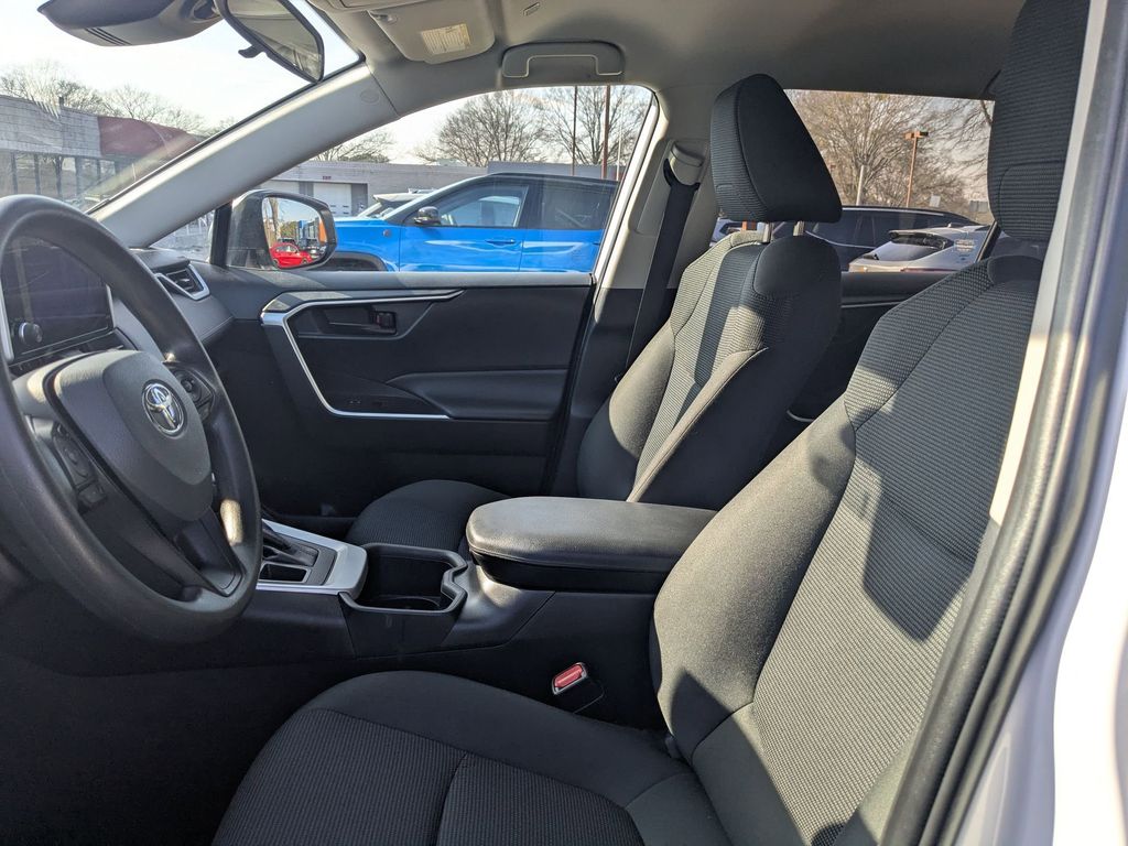 Thumbnail: 2024 Toyota RAV4 - 20