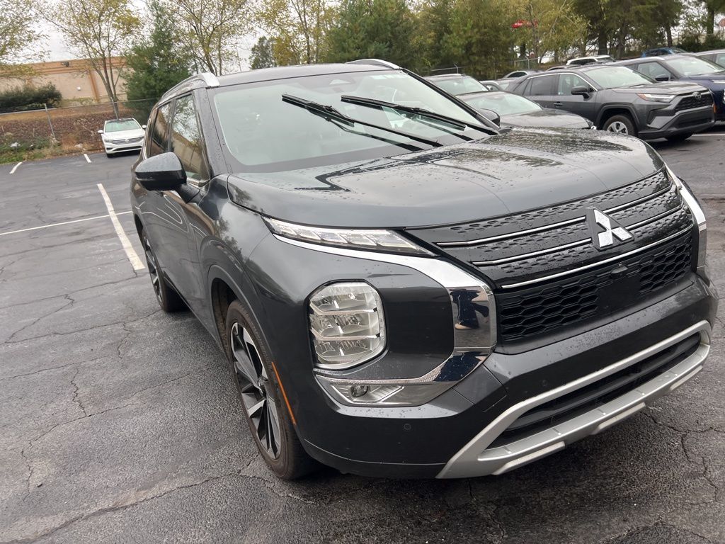 Thumbnail: 2024 Mitsubishi Outlander - 3