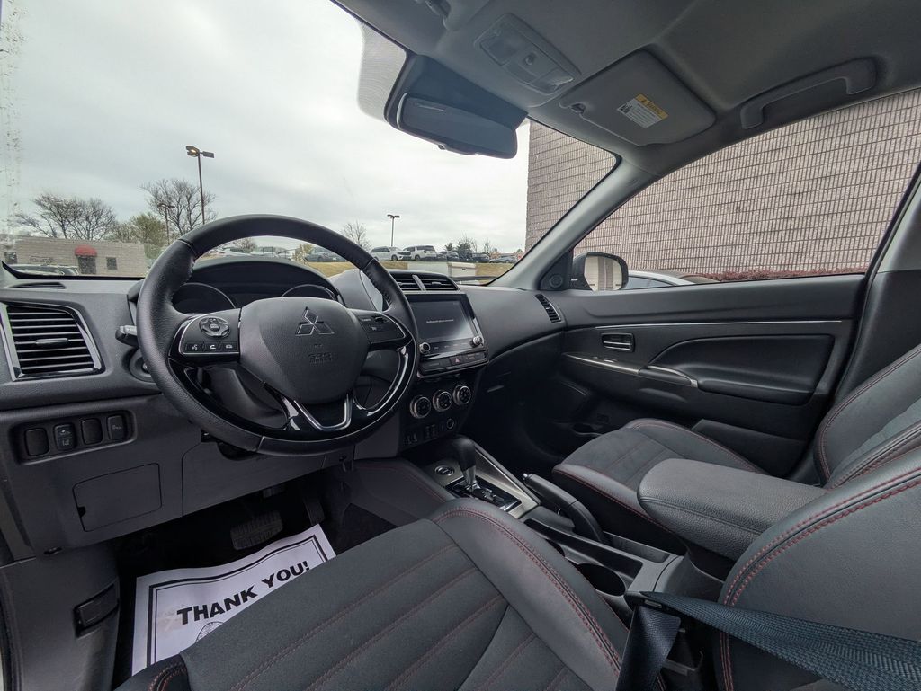 Thumbnail: 2025 Mitsubishi Outlander Sport - 14