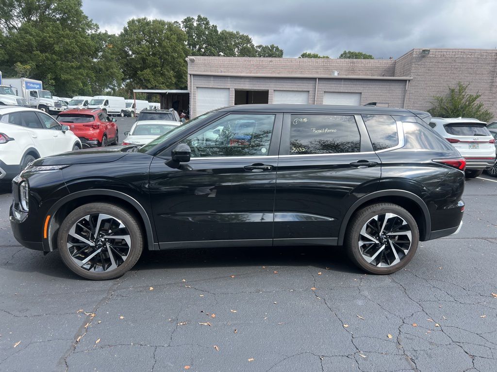 Thumbnail: 2024 Mitsubishi Outlander - 6