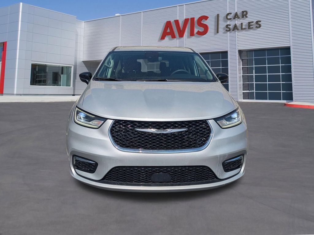 Thumbnail: 2024 Chrysler Pacifica - 2