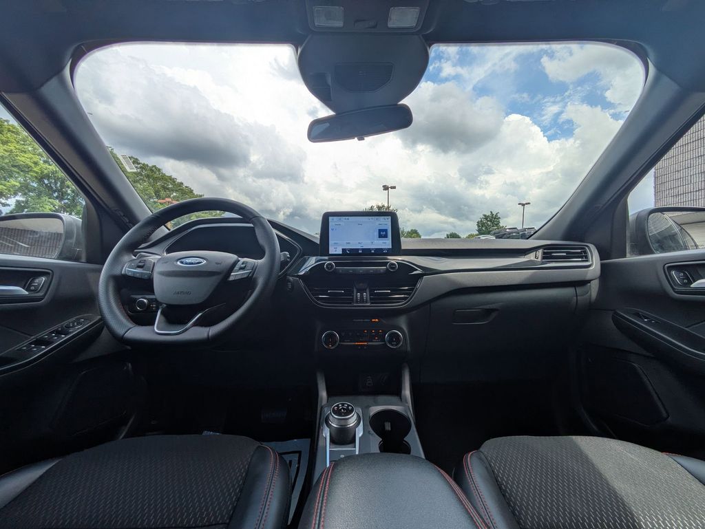 2025 Ford Escape ST-Line - Photo 25