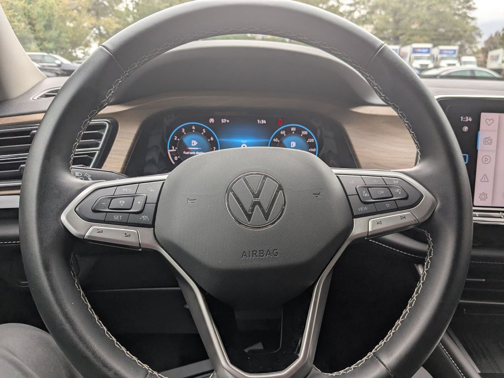 Thumbnail: 2025 Volkswagen Atlas - 16