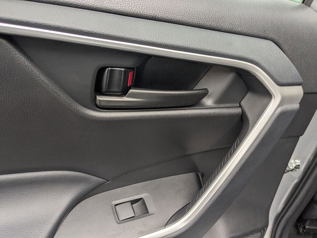 Thumbnail: 2025 Toyota RAV4 - 27