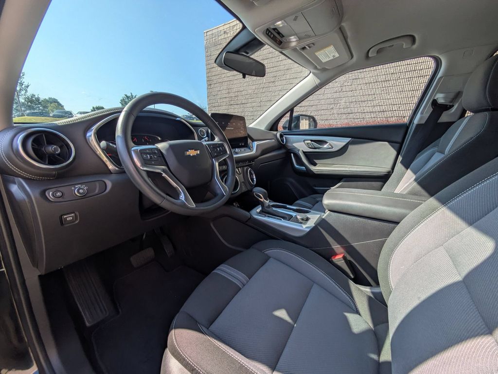 Thumbnail: 2025 Chevrolet Blazer - 15
