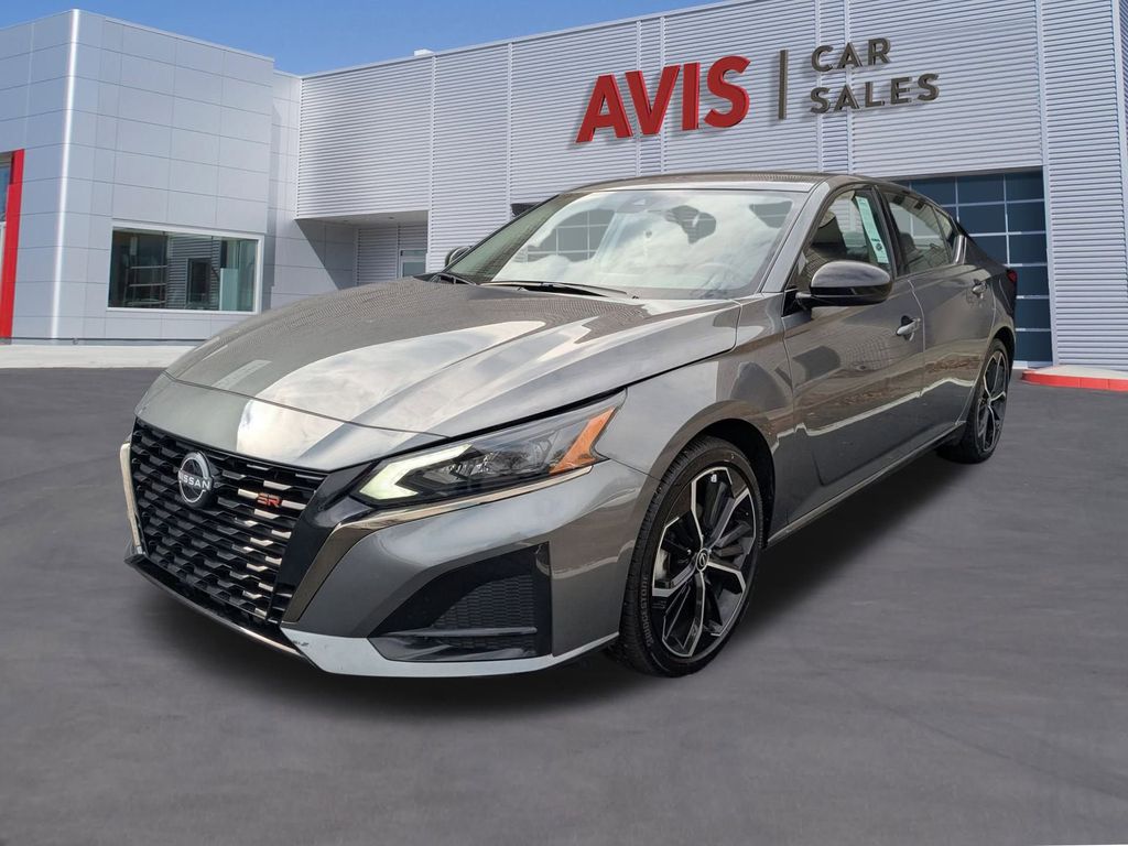 2025 Nissan Altima SR