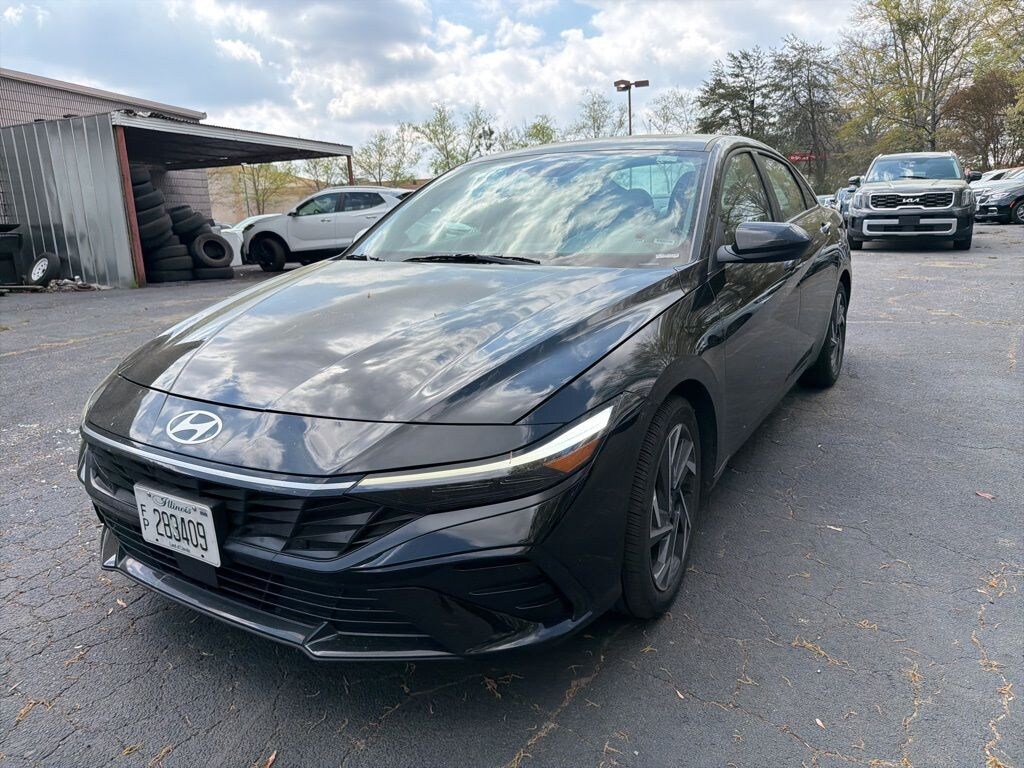 Certified 2025 Hyundai Elantra SEL Convenience Sedan