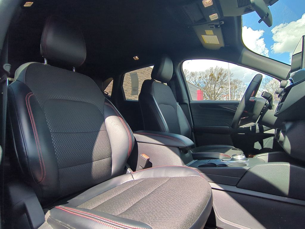 Thumbnail: 2025 Ford Escape - 30