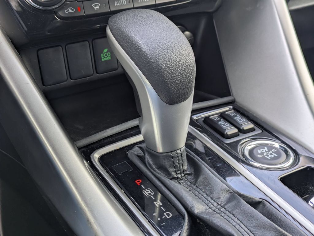 Thumbnail: 2025 Mitsubishi Eclipse Cross - 17