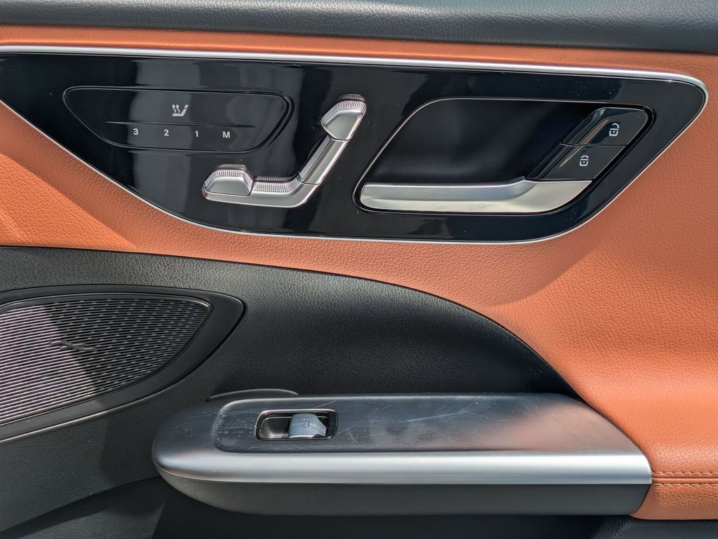 Thumbnail: 2025 Mercedes-Benz C-Class - 33