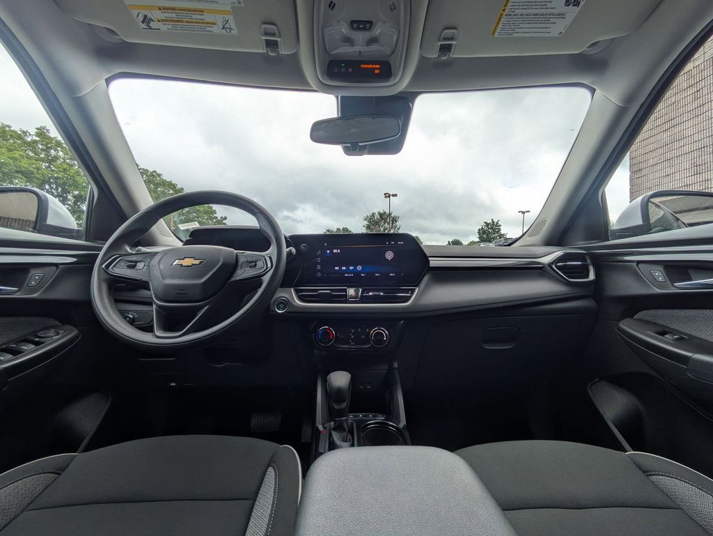 Thumbnail: 2025 Chevrolet TrailBlazer - 25
