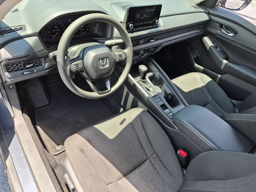 2025 Honda Accord SE - Photo 15