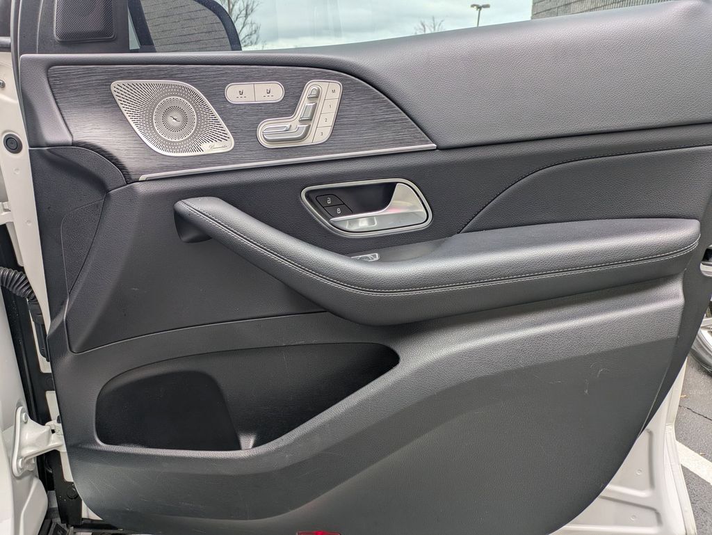 Thumbnail: 2025 Mercedes-Benz GLS - 34