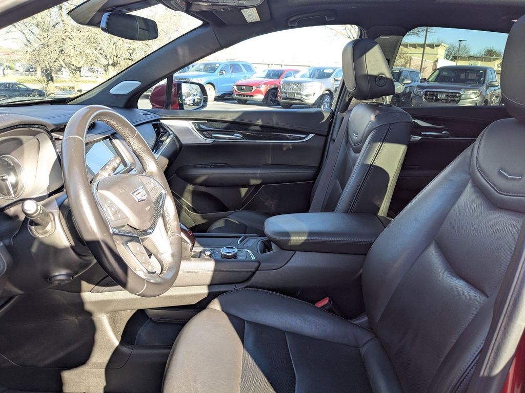 Thumbnail: 2024 Cadillac XT5 - 23