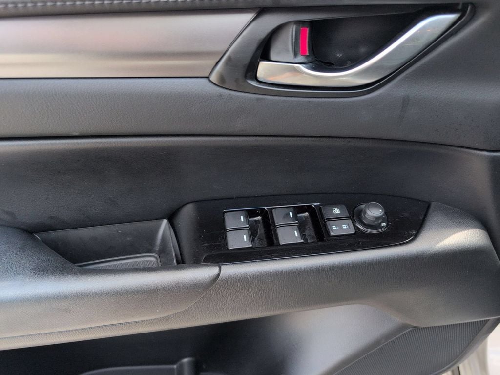 2025 Mazda CX-5 S Preferred package - Photo 13