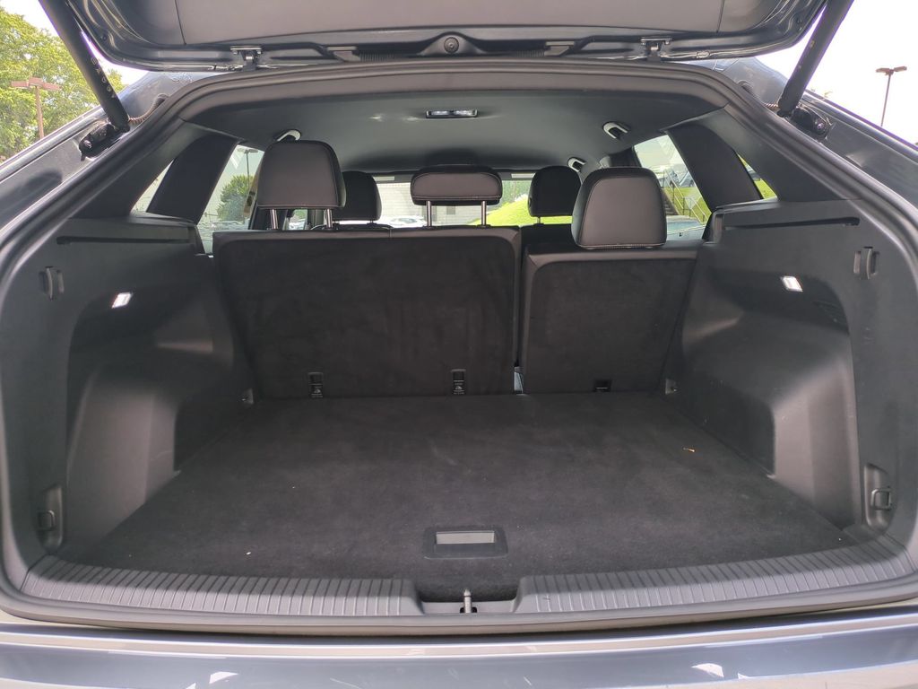 2025 Volkswagen Atlas Cross Sport SE w/Tech - Photo 25