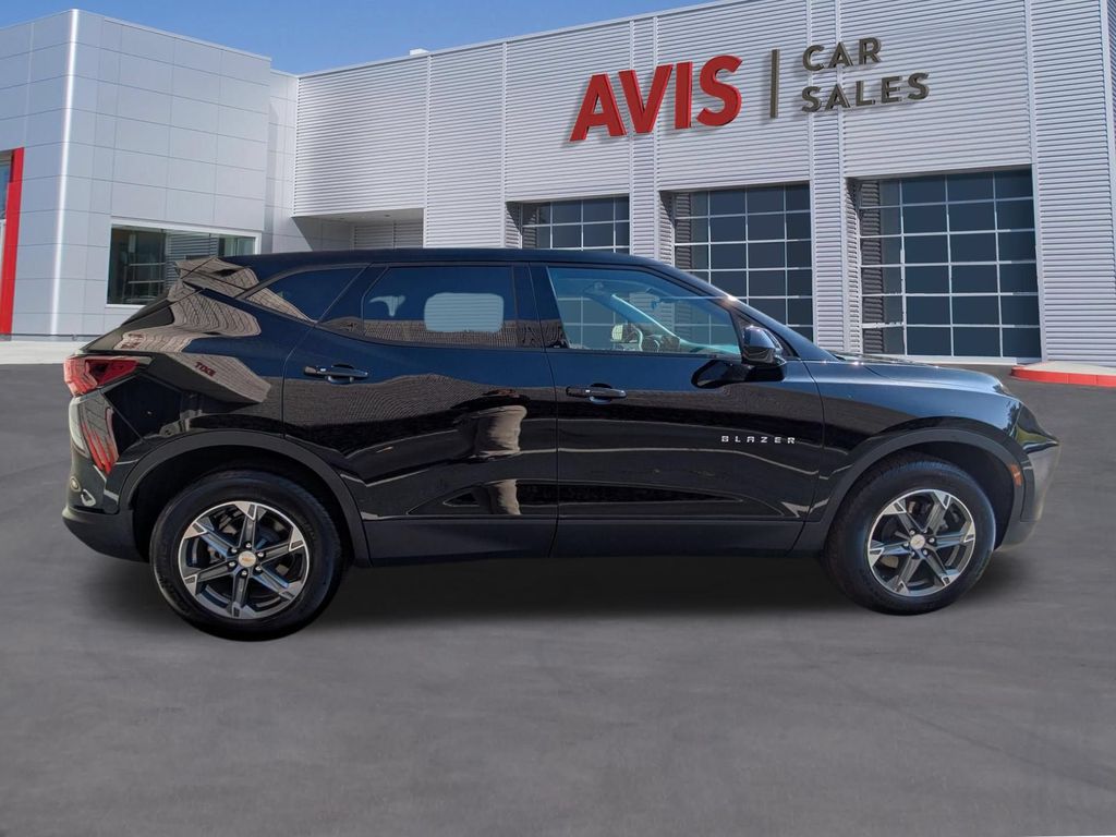 Thumbnail: 2025 Chevrolet Blazer - 5