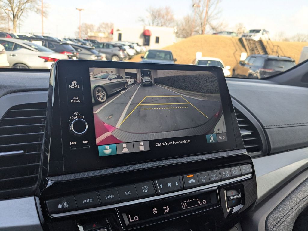 Thumbnail: 2025 Honda Odyssey - 17