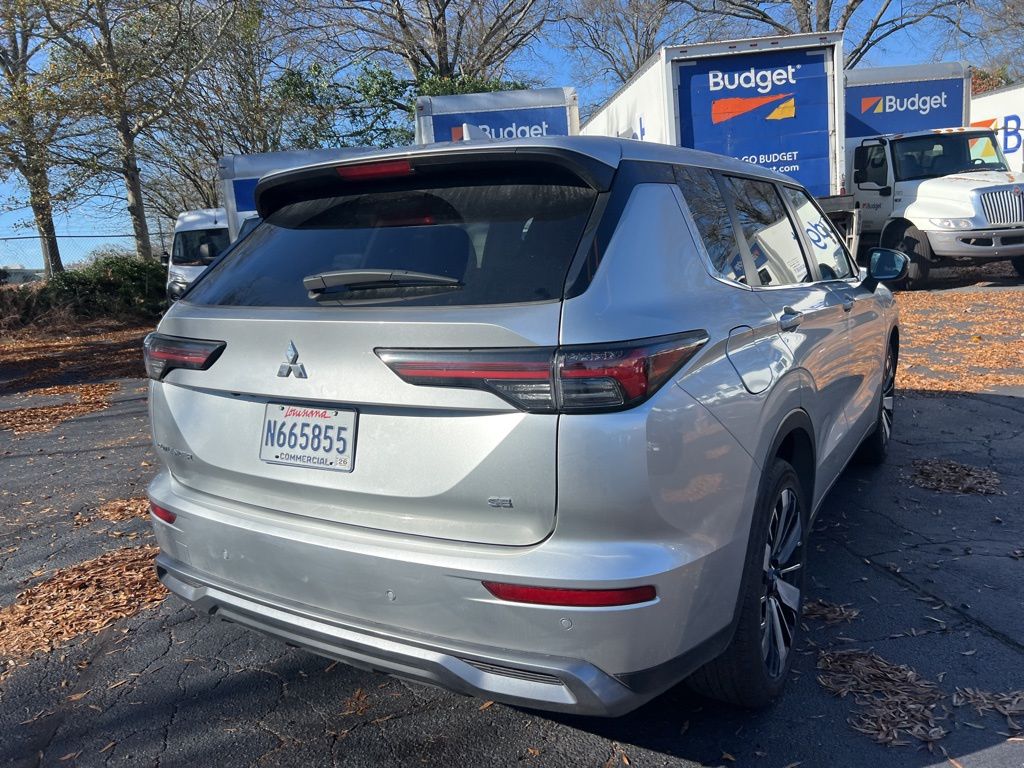 Thumbnail: 2025 Mitsubishi Outlander - 10