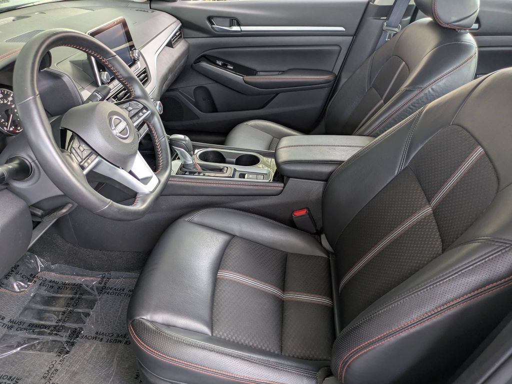 2025 Nissan Altima SR - Photo 23
