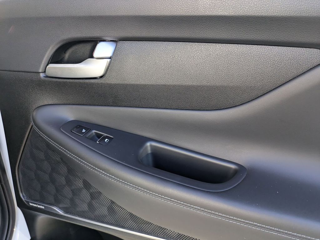 2023 Hyundai Santa Fe Limited 27