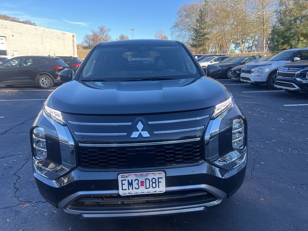 Thumbnail: 2025 Mitsubishi Outlander - 2