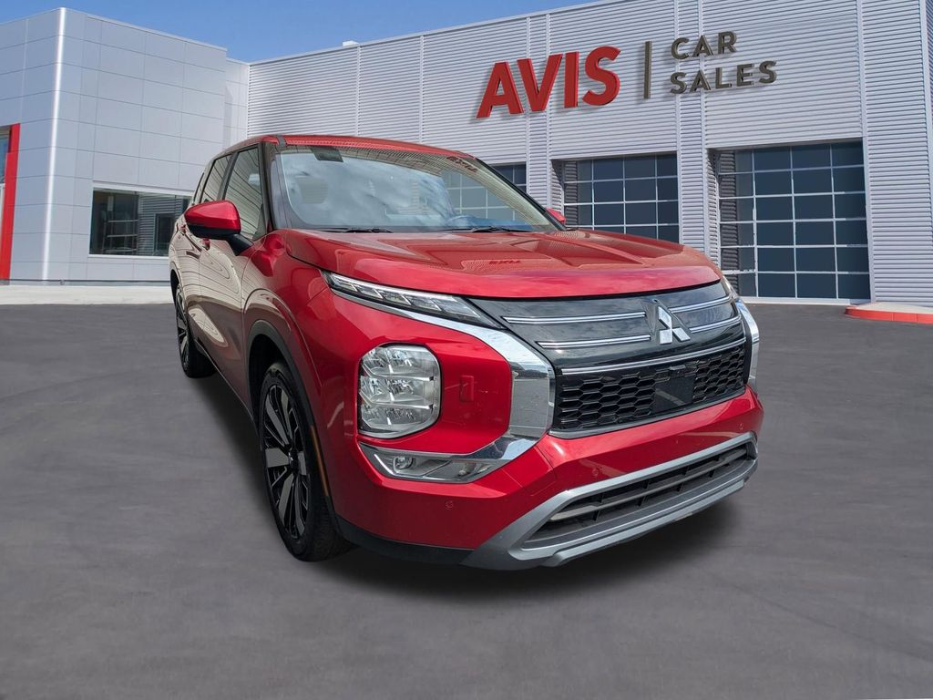 Thumbnail: 2025 Mitsubishi Outlander - 3