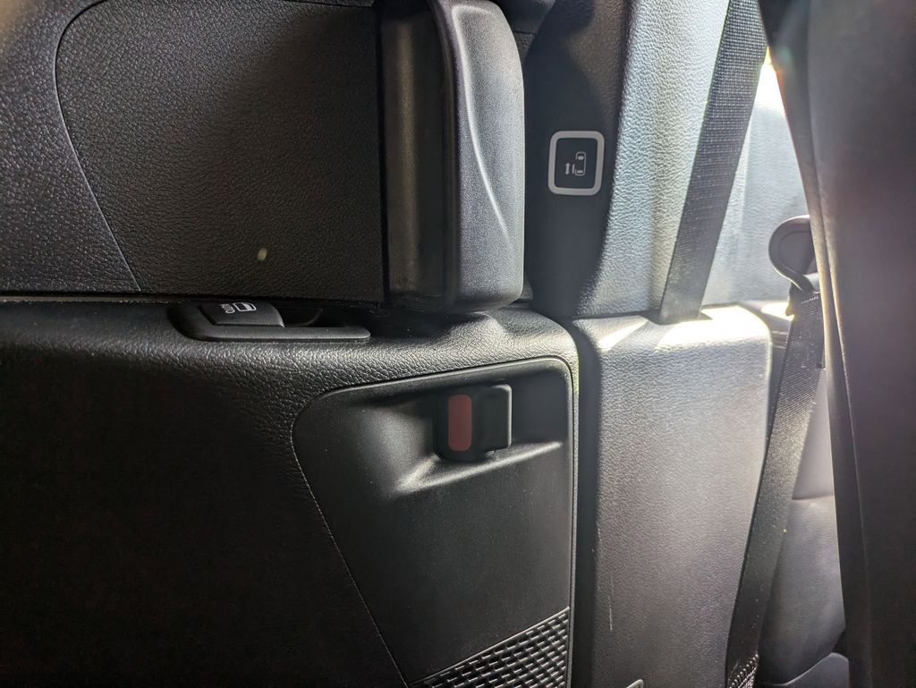 Thumbnail: 2025 Chrysler Pacifica - 25