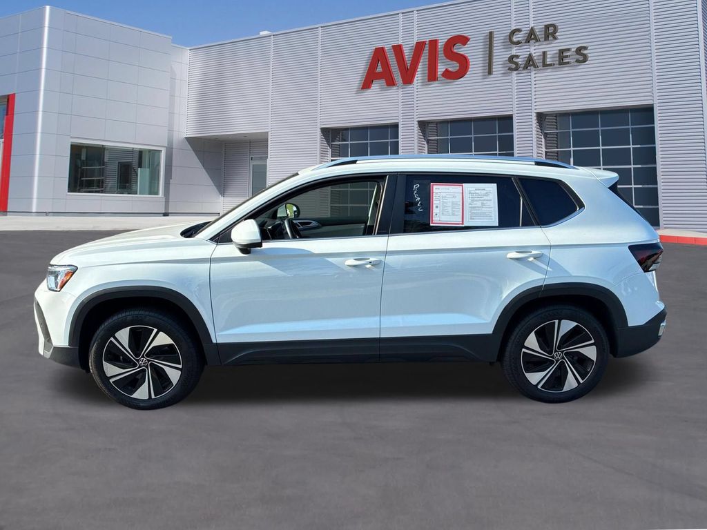 Thumbnail: 2025 Volkswagen Taos - 10
