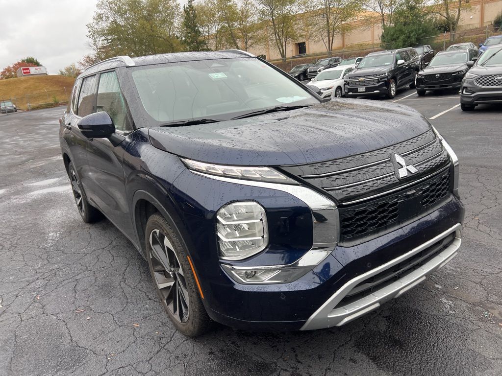 Thumbnail: 2024 Mitsubishi Outlander - 3
