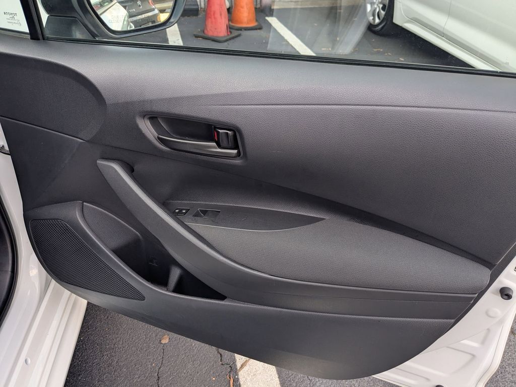 Thumbnail: 2025 Toyota Corolla - 31