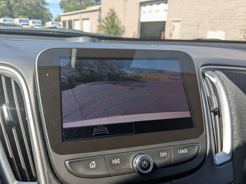 Thumbnail: 2024 Chevrolet Malibu - 17