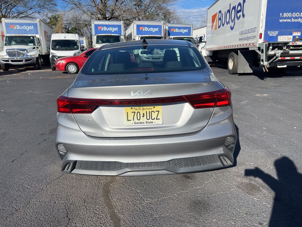 Thumbnail: 2024 Kia Forte - 6