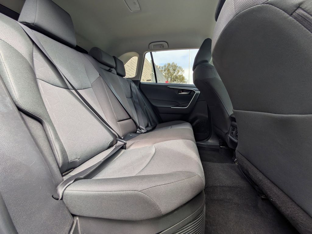 Thumbnail: 2025 Toyota RAV4 - 31