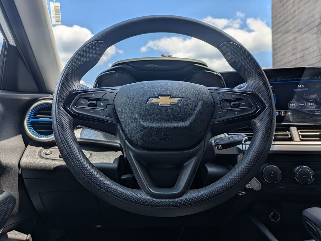 Thumbnail: 2025 Chevrolet Trax - 22