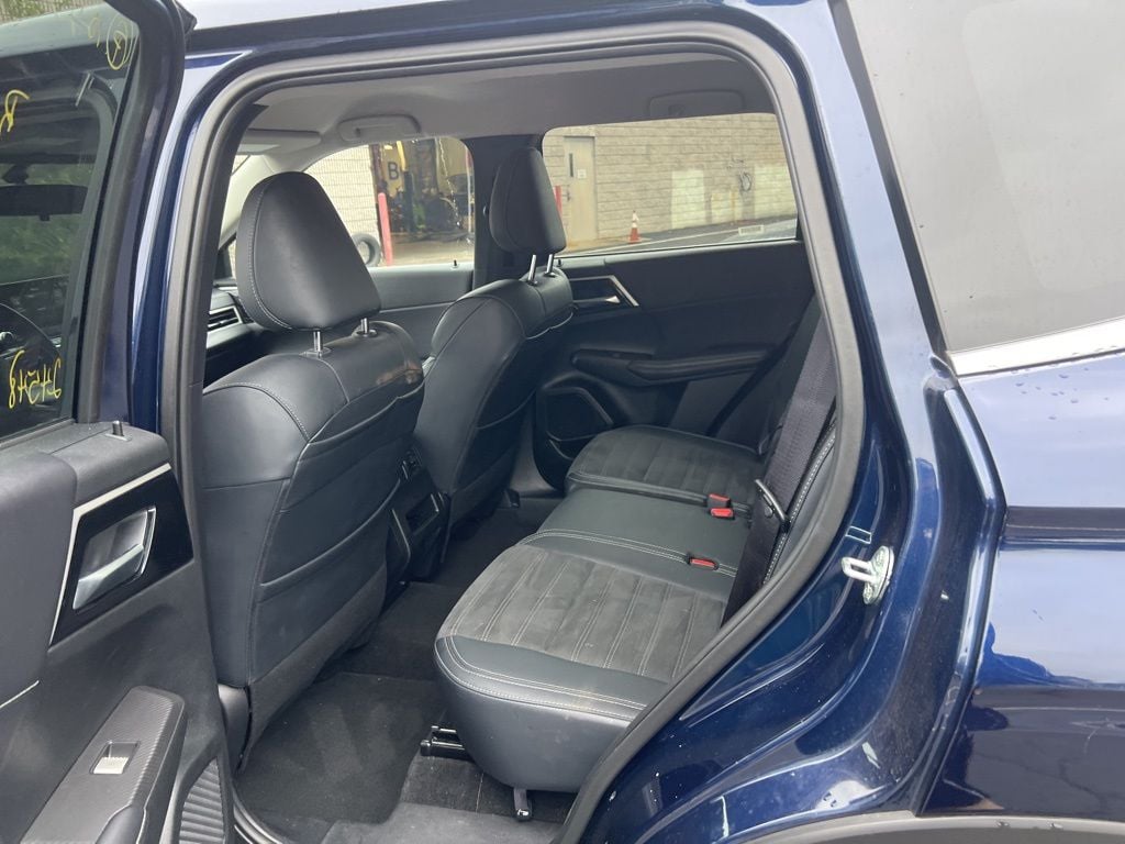 Thumbnail: 2024 Mitsubishi Outlander - 7